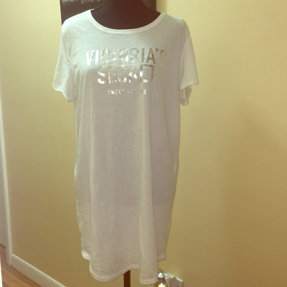 NWT Victoria's Secret Sleep Tee